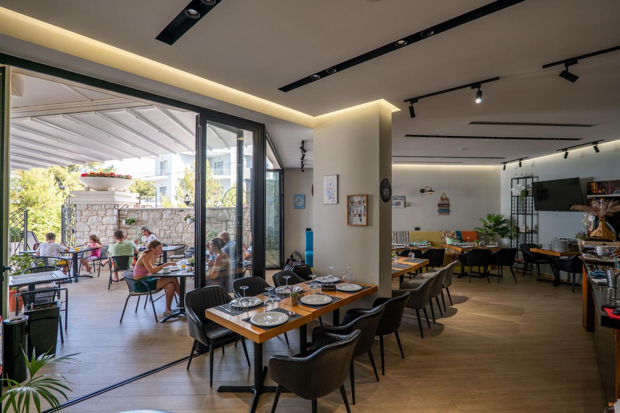 Ami Mar Hotel Saranda Extérieur photo