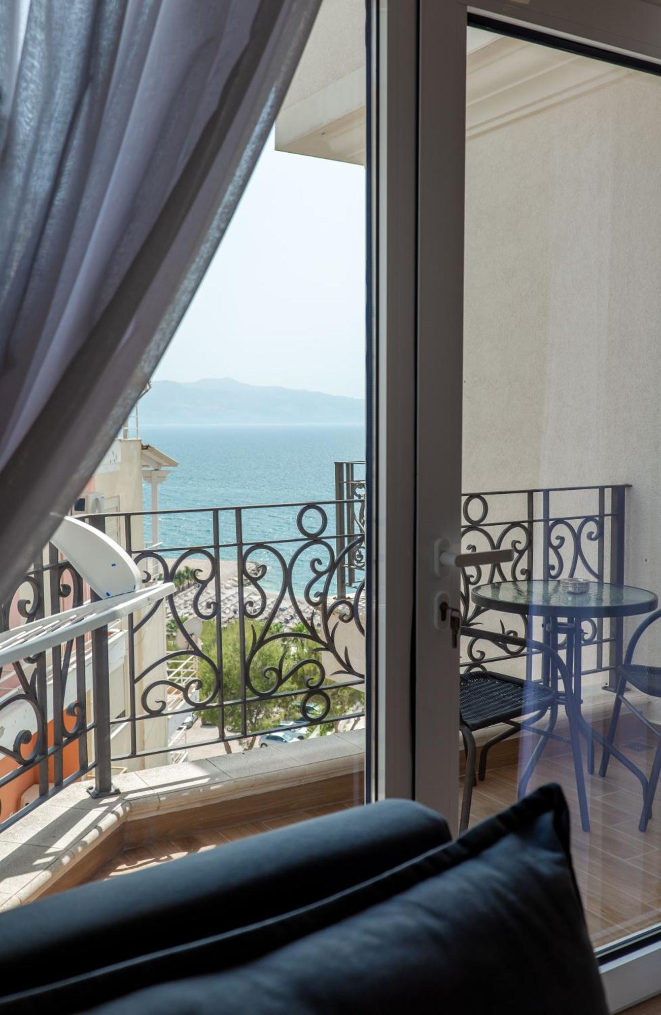 Ami Mar Hotel Saranda Extérieur photo